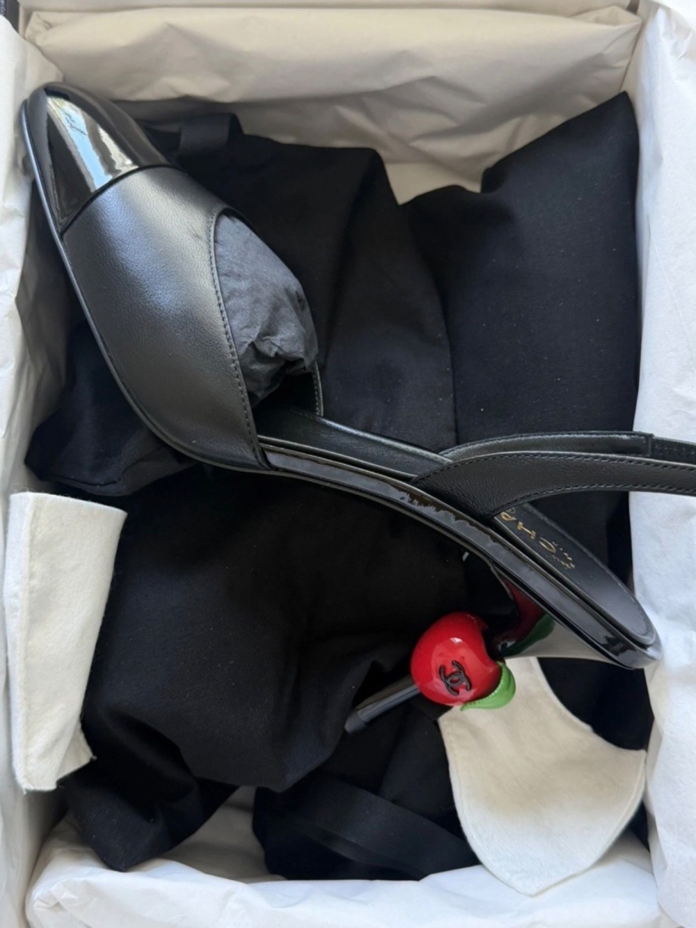 CHANEL Metiers D’art 26A Apple Slingback Heels 38 Rare NYC Metiers Dart - Picture 3 of 5
